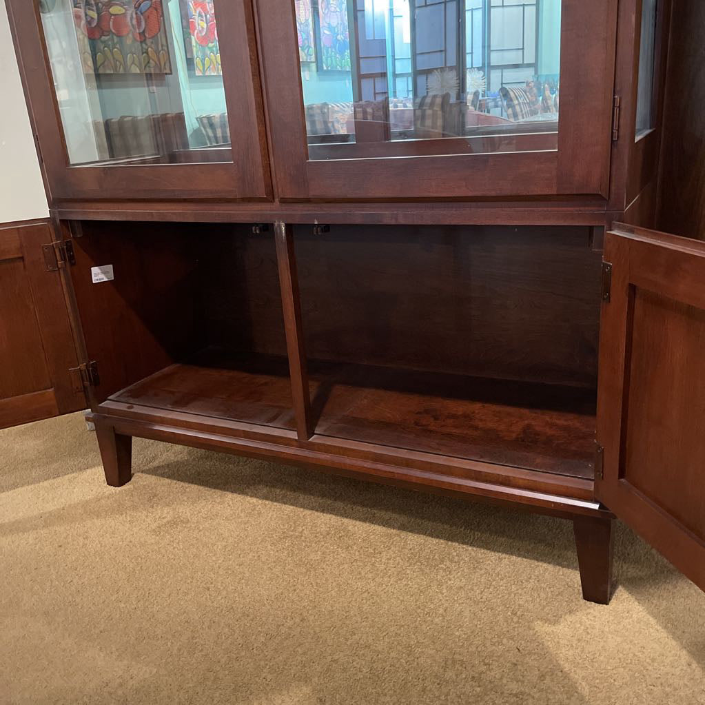 Ethan Allen Glass Two Door Cabinet w/ Lighting & Bottom Doors