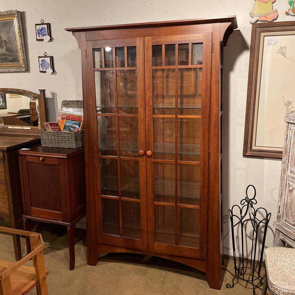 Ethan Allen Paned Glass Two Door Cabinet w/ Lighting