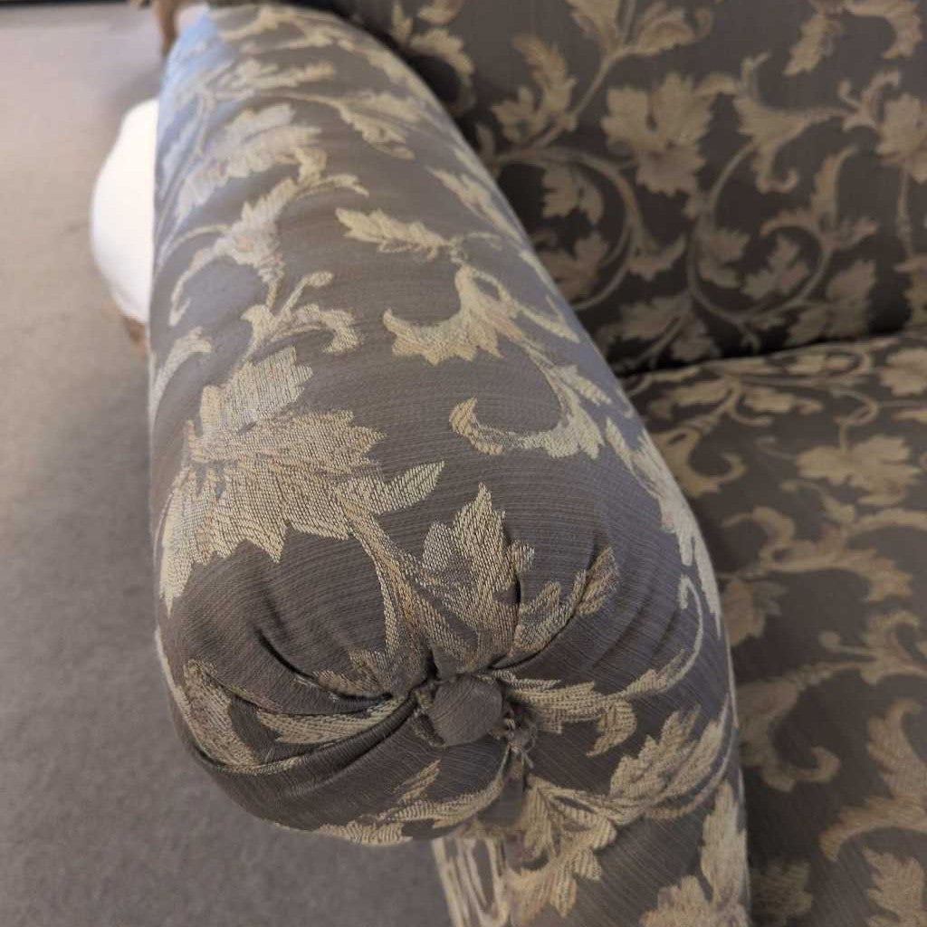 Vintage Floral Loveseat w/ Wood Legs U LOVESEATS