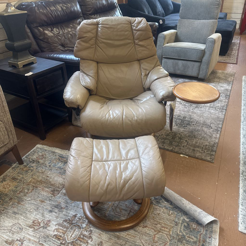 Large Stressless Lounge Chair W/ Ottoman And Factory Side Table