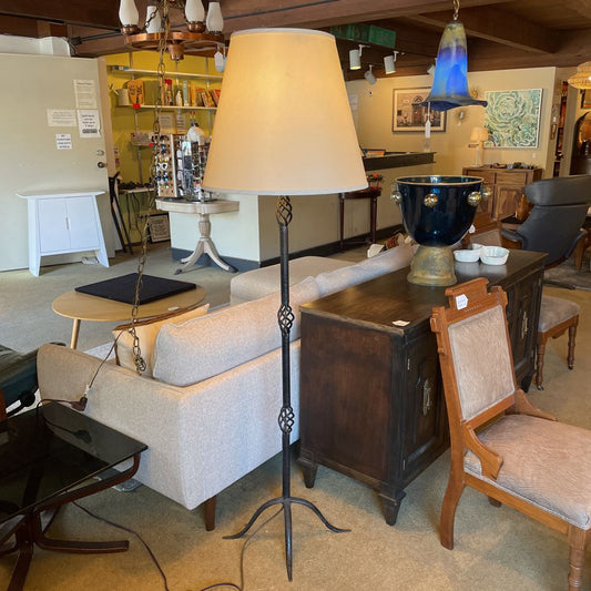 Metal Twisted Base Detail Floor Lamp LAMPS
