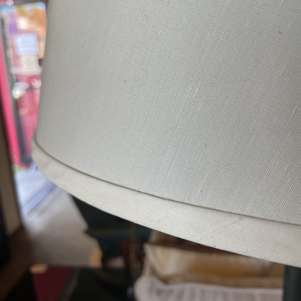 Metal Twisted Base Detail Floor Lamp