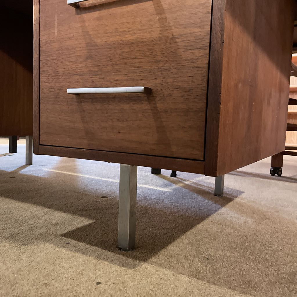 MCM Executive Desk
