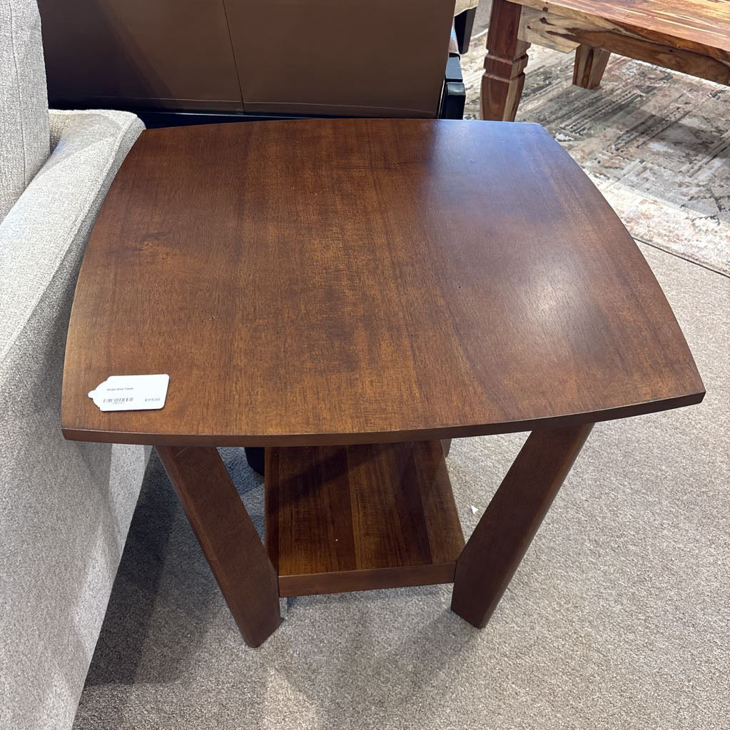 Hojen End Table C SIDE TABLES