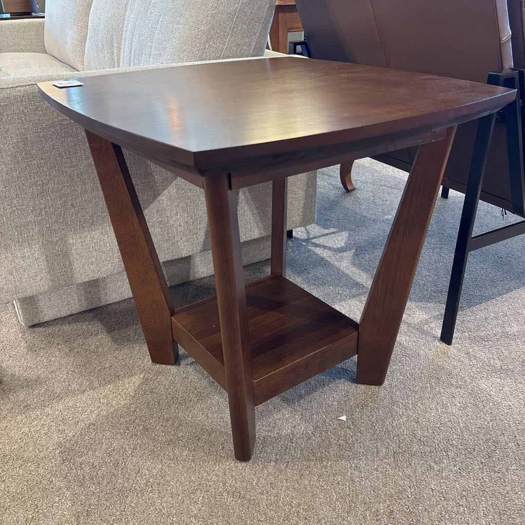 Hojen End Table C SIDE TABLES