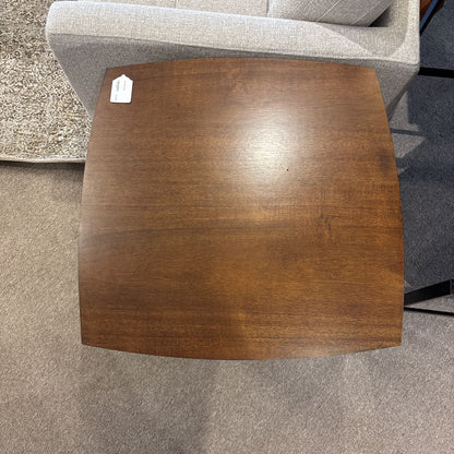 Hojen End Table C SIDE TABLES
