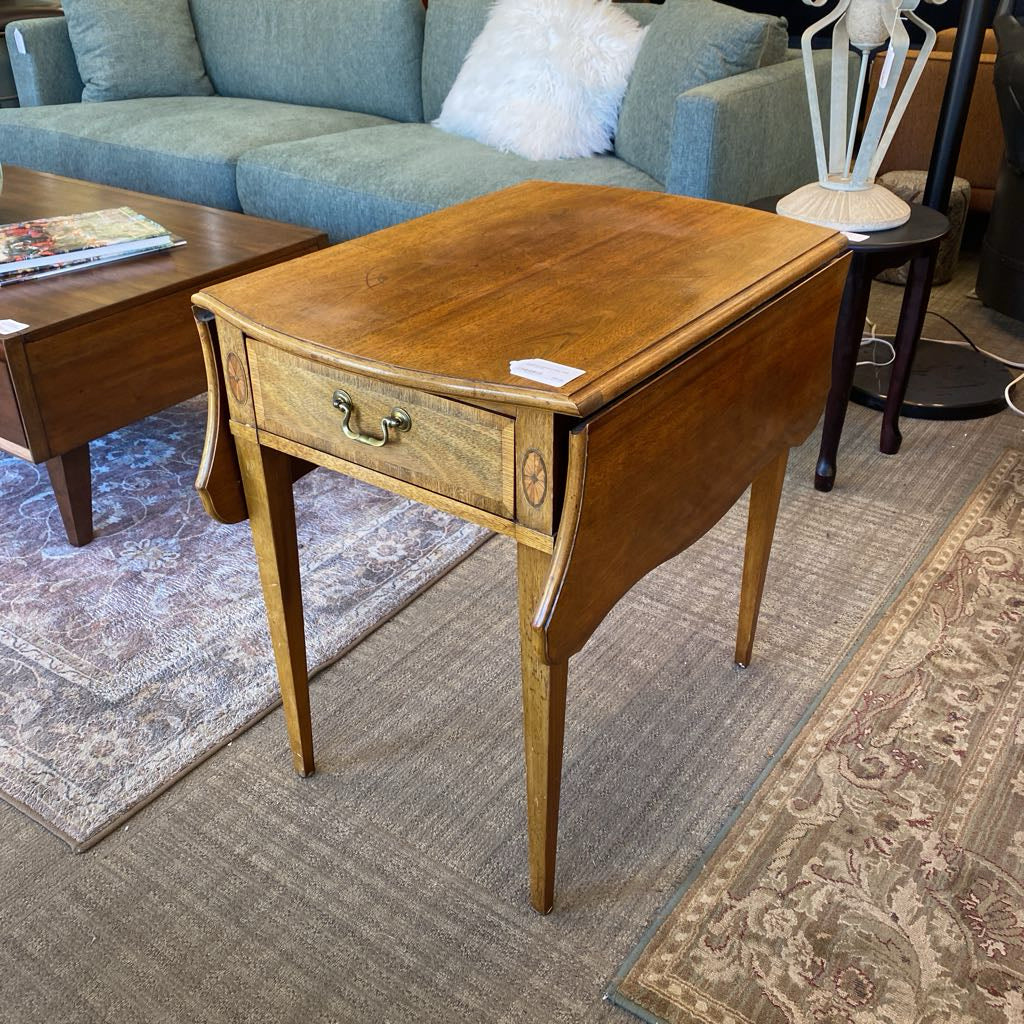 Traditional Dropleaf Side Table w/Drawer C SIDE TABLES