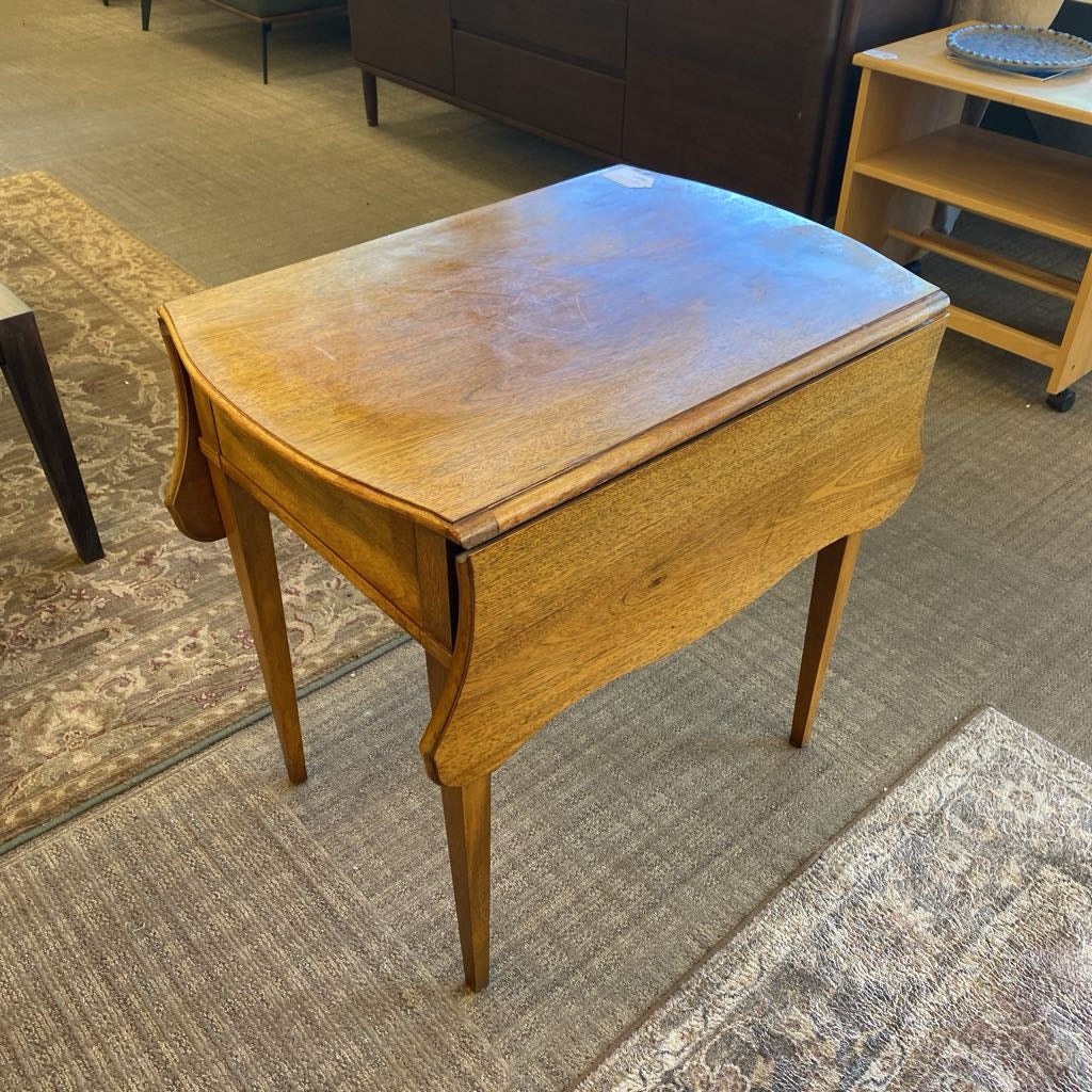 Traditional Dropleaf Side Table w/Drawer C SIDE TABLES