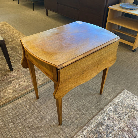Traditional Dropleaf Side Table w/Drawer C SIDE TABLES