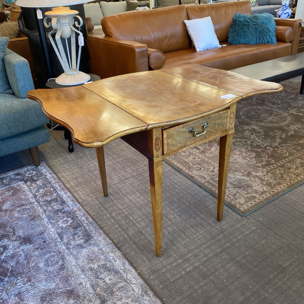 Traditional Dropleaf Side Table w/Drawer C SIDE TABLES