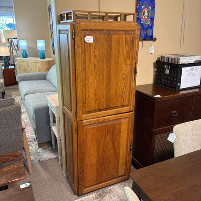 Vintage 2 Door Vinyl Storage Cabinet