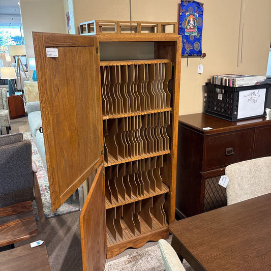 Vintage 2 Door Vinyl Storage Cabinet C CABINETS