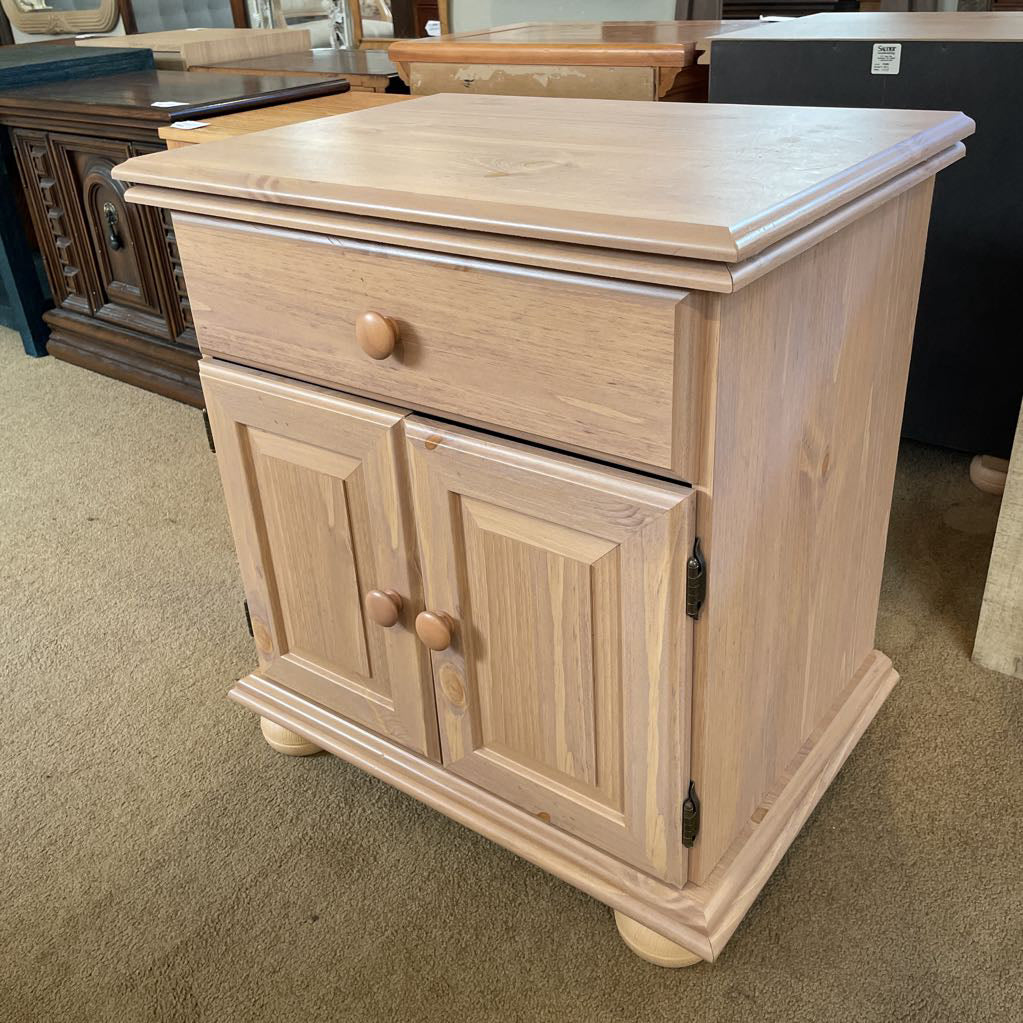 Rose Tinted Light Wood 1 Drawer 2 Door Nightstand C NIGHTSTANDS