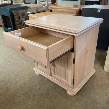 Rose Tinted Light Wood 1 Drawer 2 Door Nightstand C NIGHTSTANDS