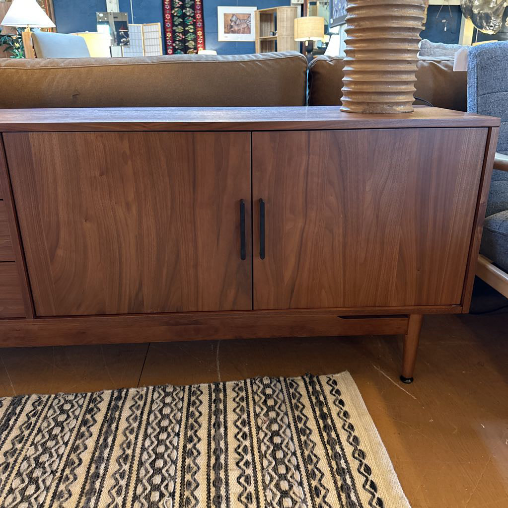 Olson MCM Media Stand
