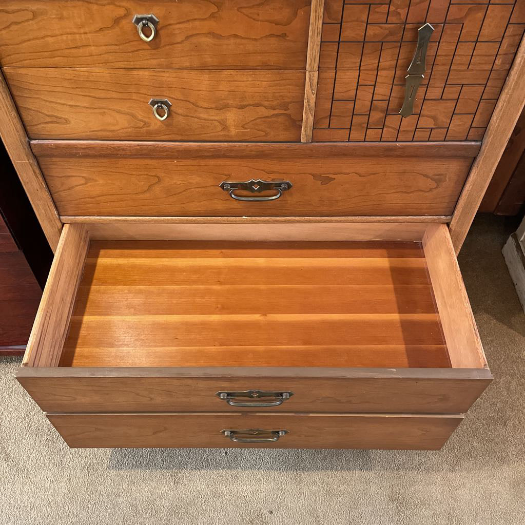 5 Drawer Wooden Dresser w/Geometric Faux Drawers