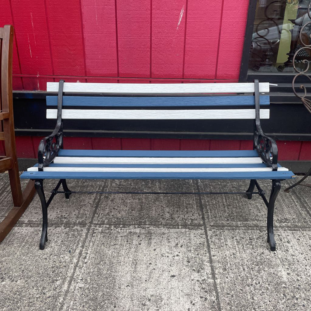 Petite Metal Bench w White & Blue Slats