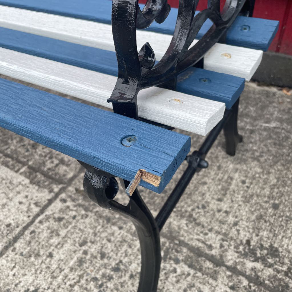 Petite Metal Bench w White & Blue Slats