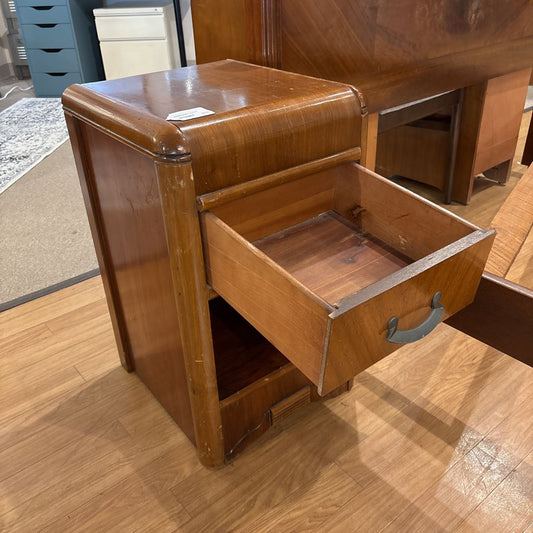 Vintage 1 Drawer Waterfall Nightstand