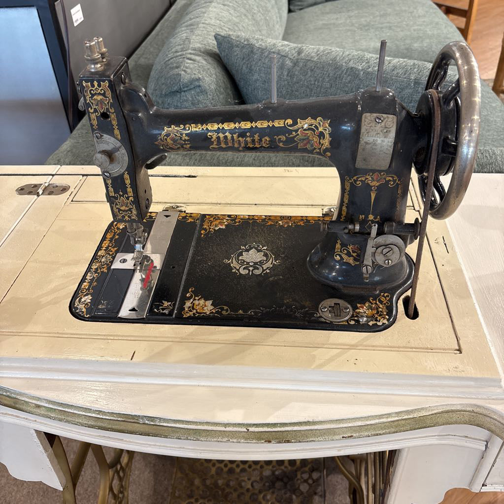 Vintage White Sewing Machine (WORKS) UNIQUE FINDS