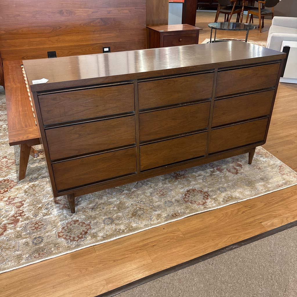 9 Drawer Dresser