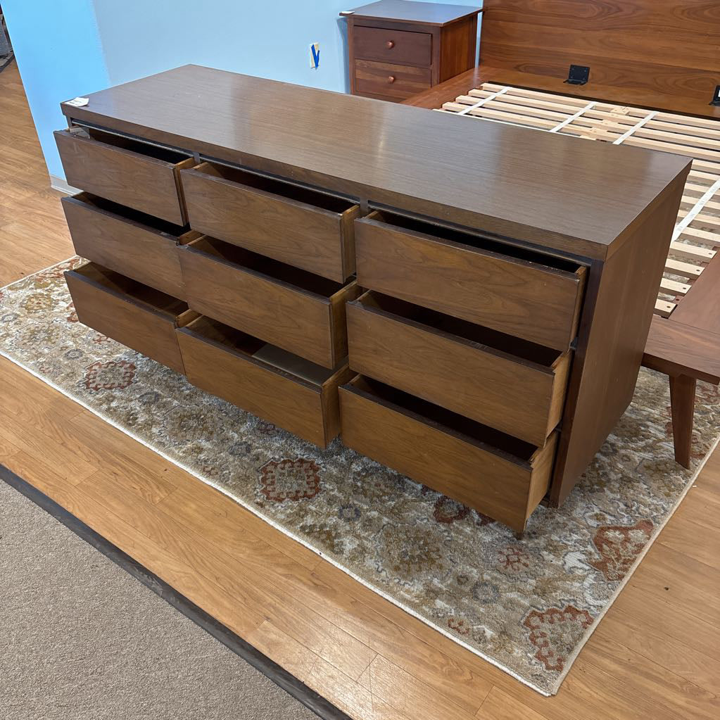 9 Drawer Dresser