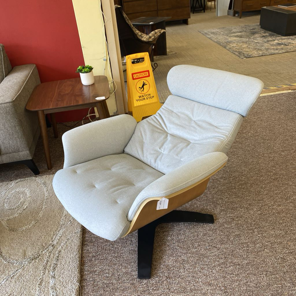 Sardinata Dove Grey Accent Chair