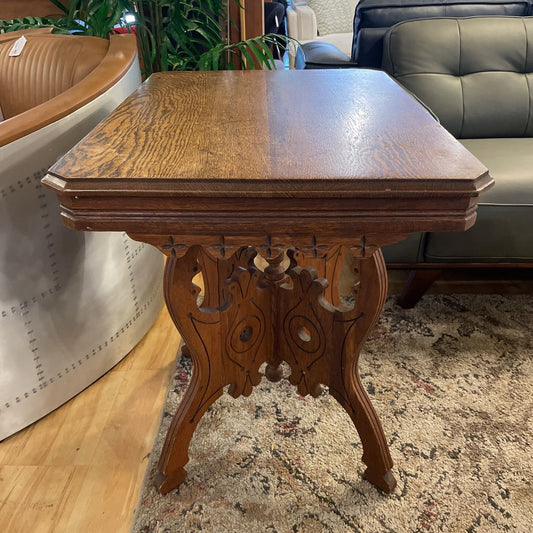 Turnwood Leg w/ Center Cross Hatch Side Table