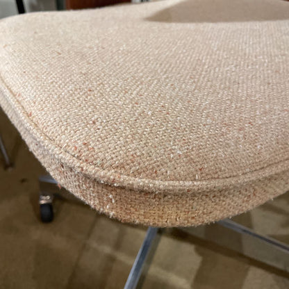 MC Beige Cloth/Walnut Back Upholstered Rolling Office Chair