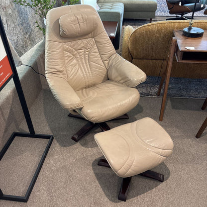 Ekornes Stressless Cream Leather Adjustable Recliner w/Ottoman