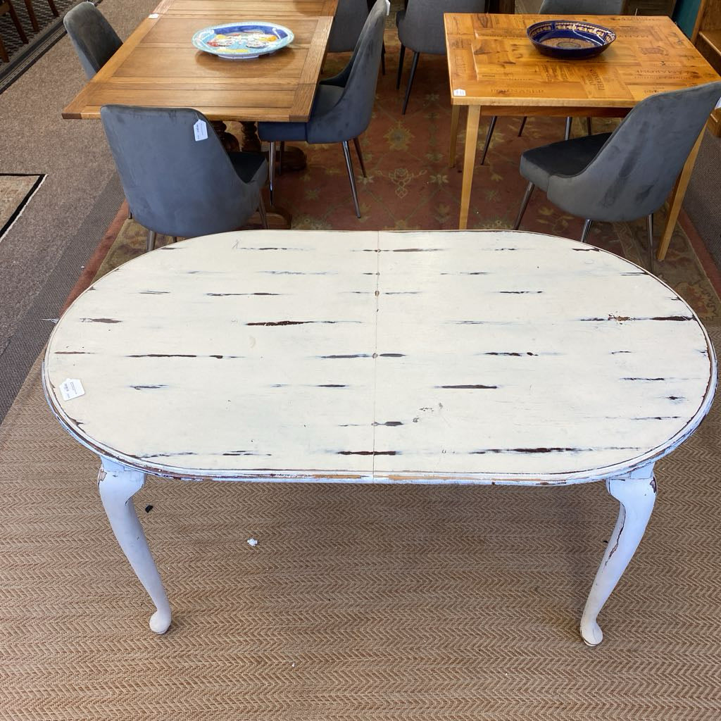 White Rustic Oval Dining Table - No Leaf (AS IS)