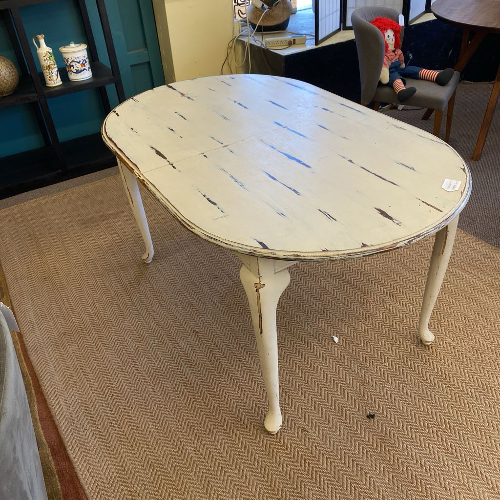 White Rustic Oval Dining Table - No Leaf (AS IS)