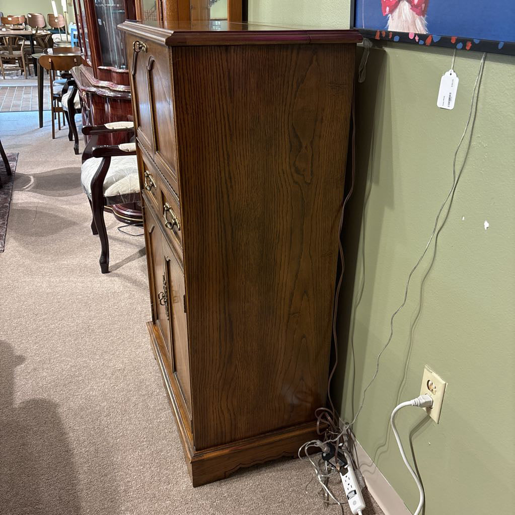 Vintage Lane Bar Cabinet w/Light