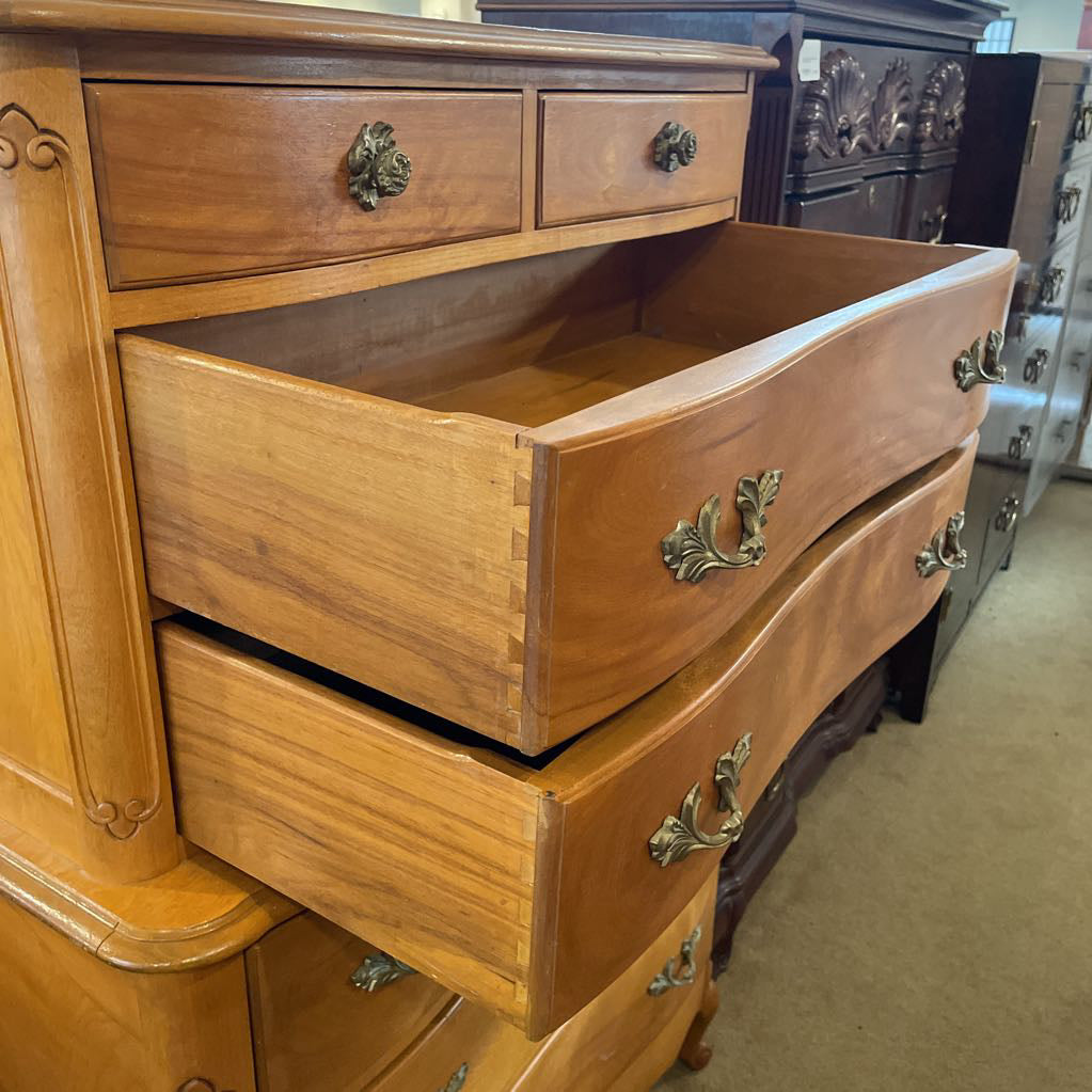 Maple American Traditional 7 Drawer Highboy