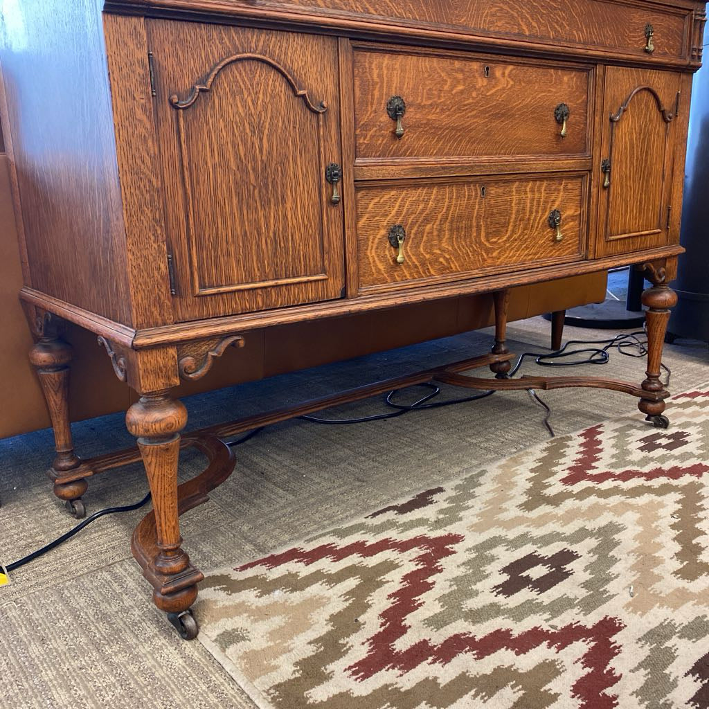 Antique Quartersawn Oak Buffet