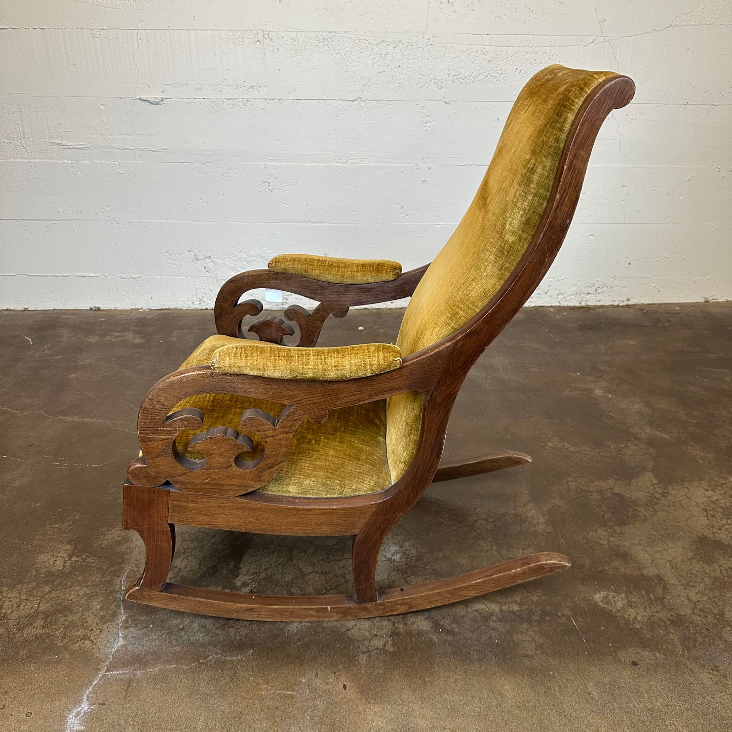 Golden Velvet Thomas Day Rocking Chair U ACCENT CHAIRS