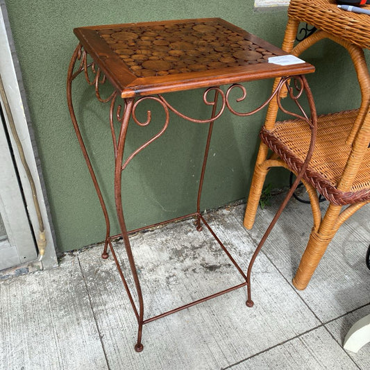 Scrolly Metal Crosscut Top Plant Stand C SIDE TABLES