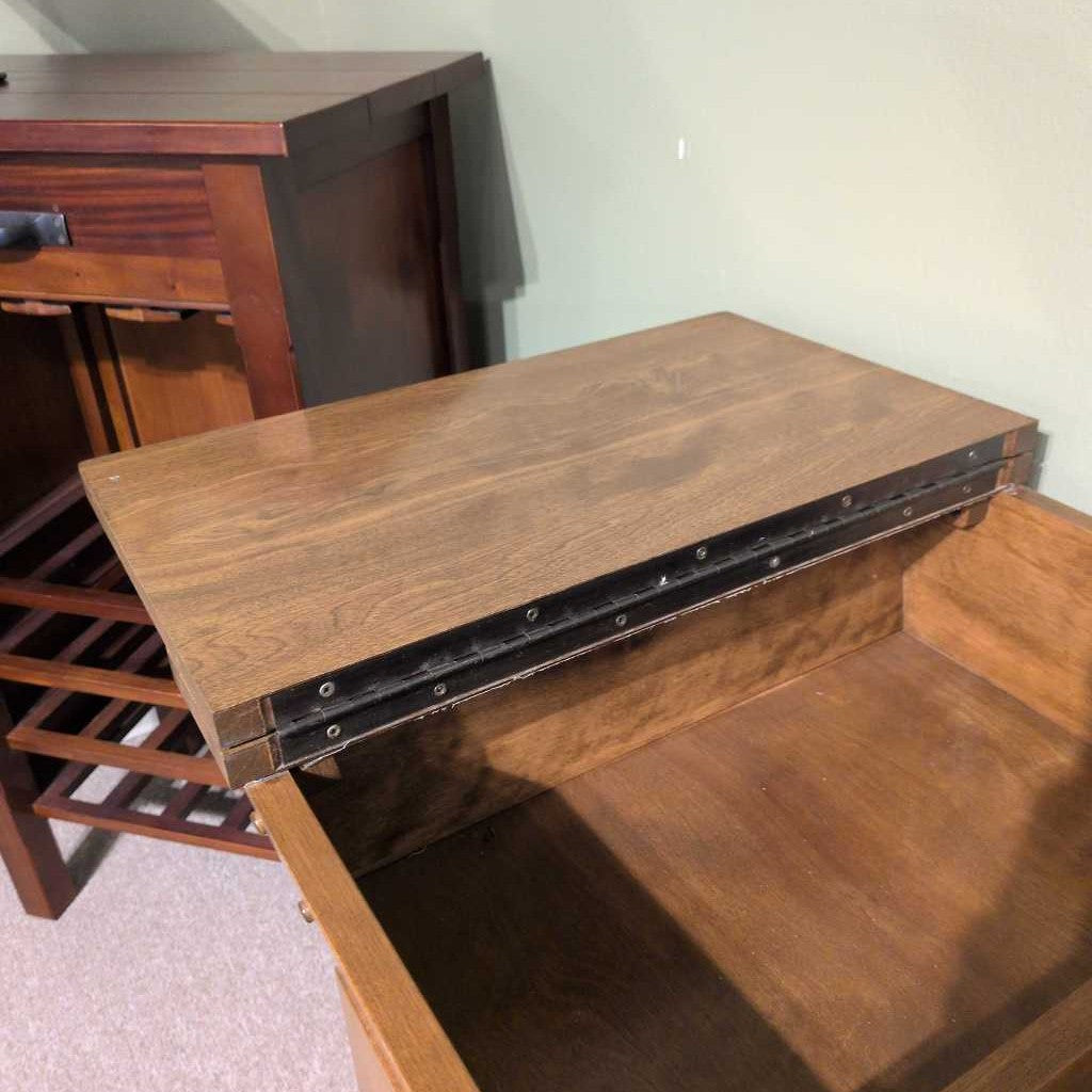 Ethan Allen Maple Heirloom Dry Sink