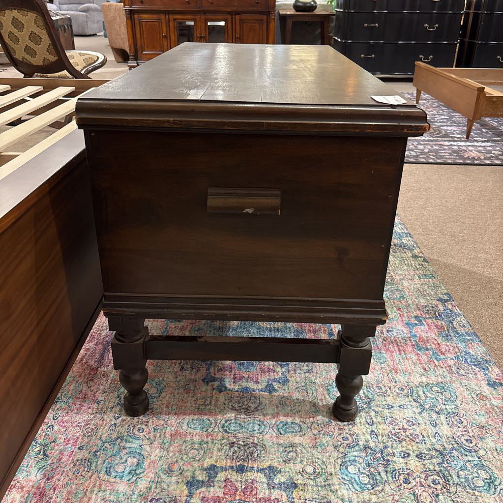 Ed Roos Co. Chest (AS IS) C TRUNKS