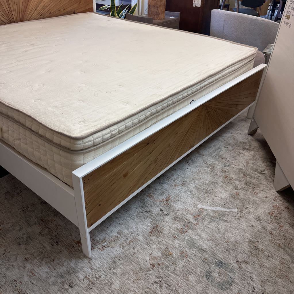 AS IS White Pattern Front King Bed C BED FRAMES