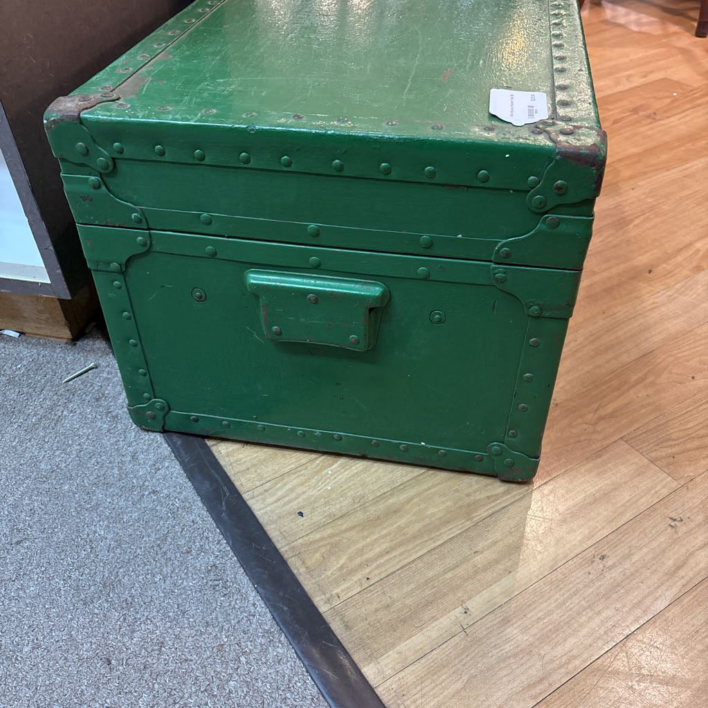 1946 Skyway Steamer Trunk C TRUNKS