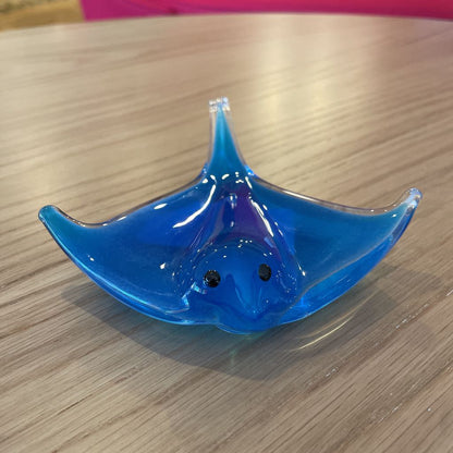 Blue Glow-in-the-dark Glass Stingray