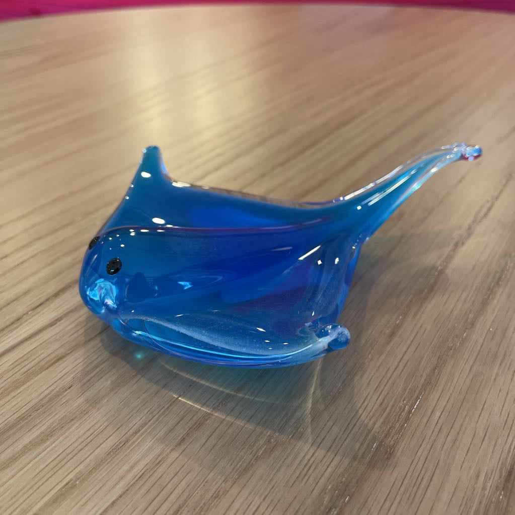 Blue Glow-in-the-dark Glass Stingray