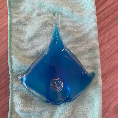 Blue Glow-in-the-dark Glass Stingray