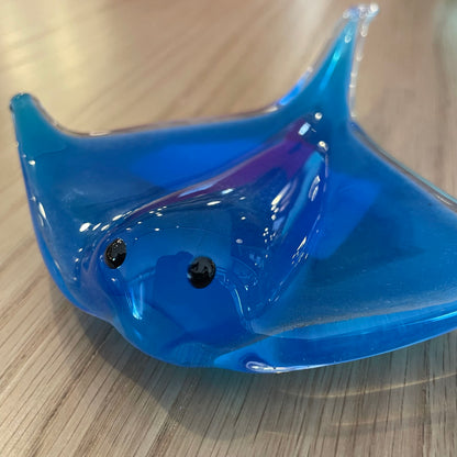 Blue Glow-in-the-dark Glass Stingray