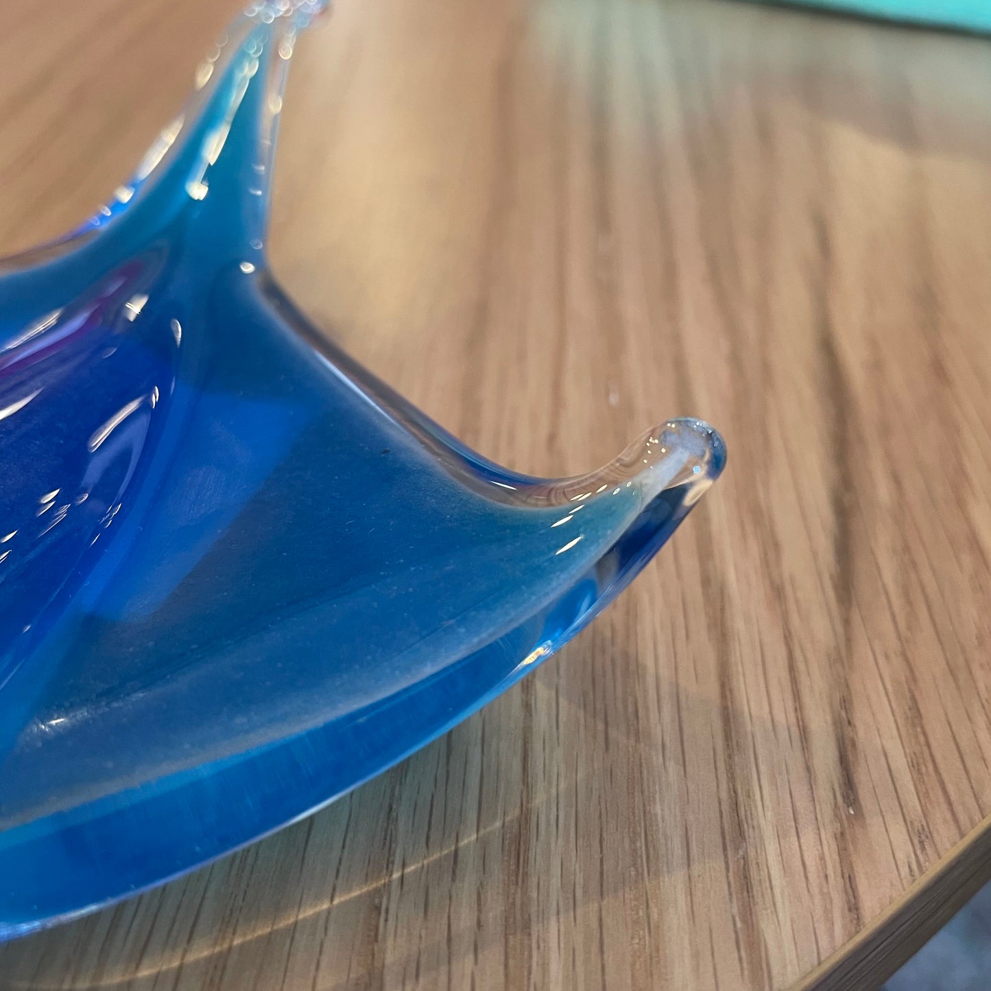Blue Glow-in-the-dark Glass Stingray