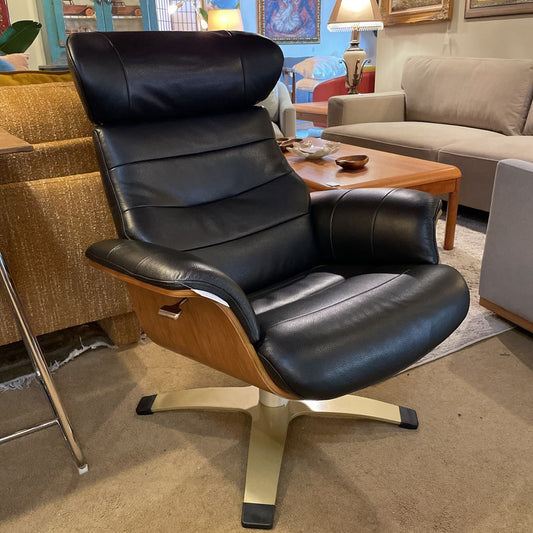 Black Leather Modern Bentwood Recliner Chair