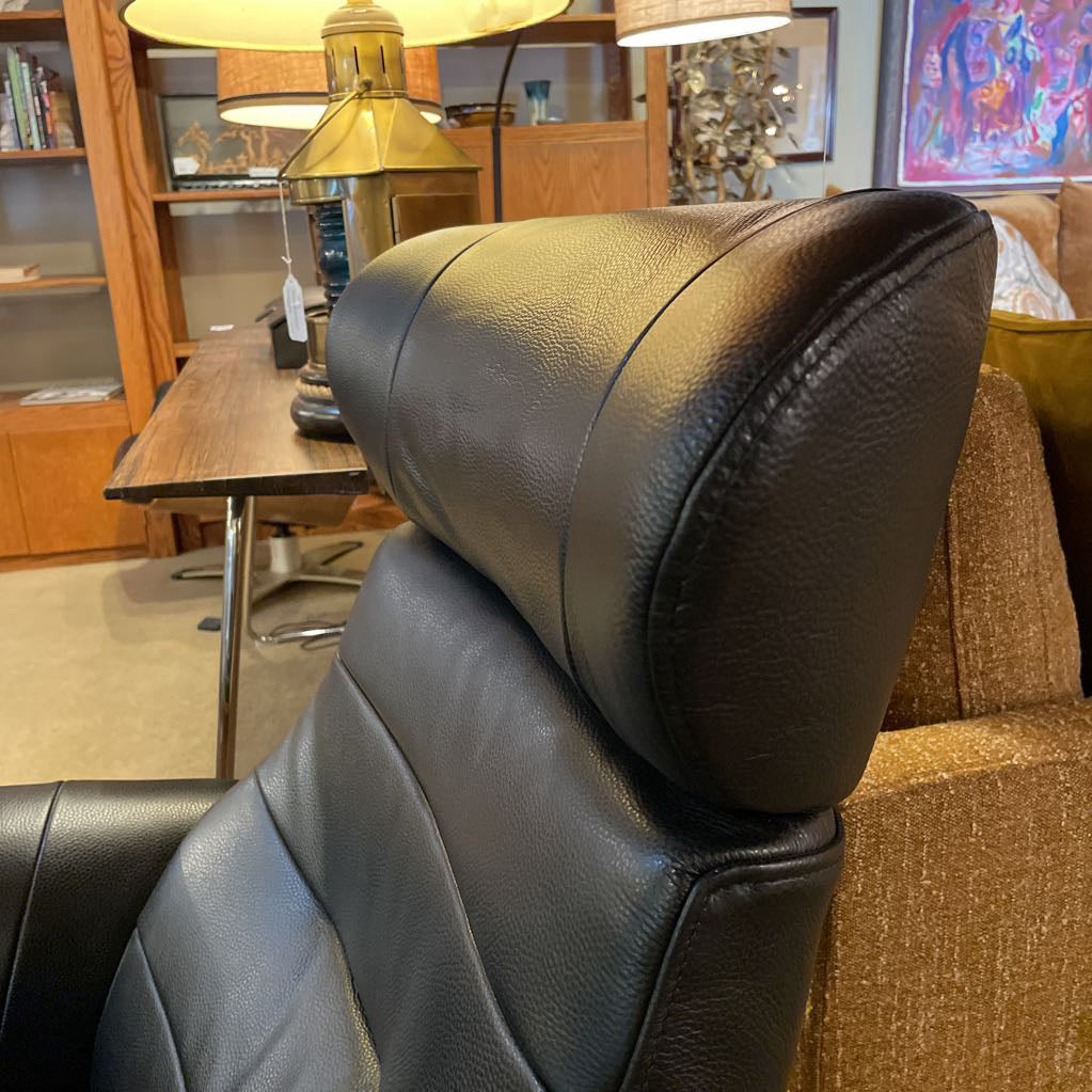 Black Leather Modern Bentwood Recliner Chair