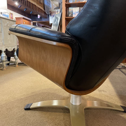 Black Leather Modern Bentwood Recliner Chair