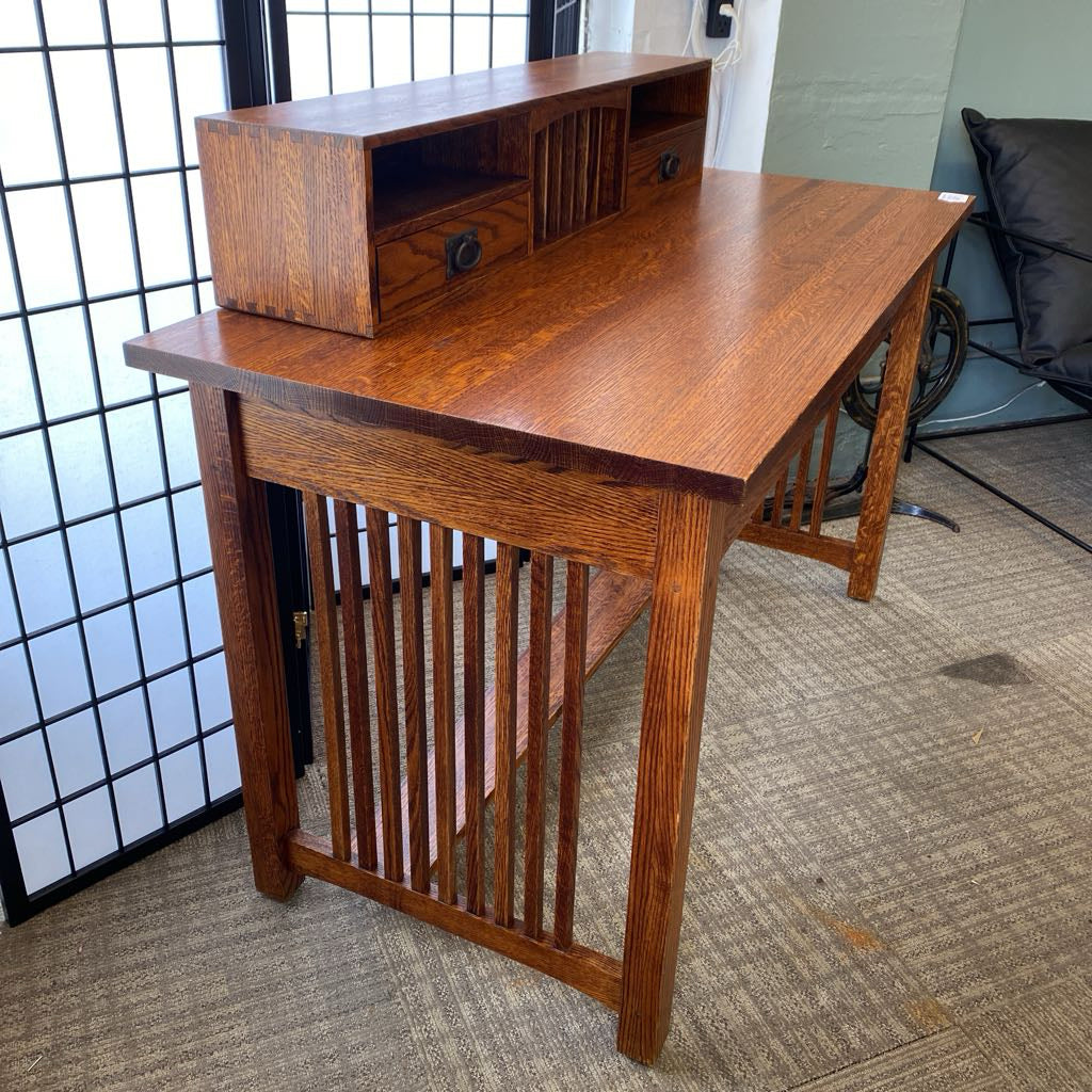 MICHAELS FURNITURE Mission Style Desk w/Organizer